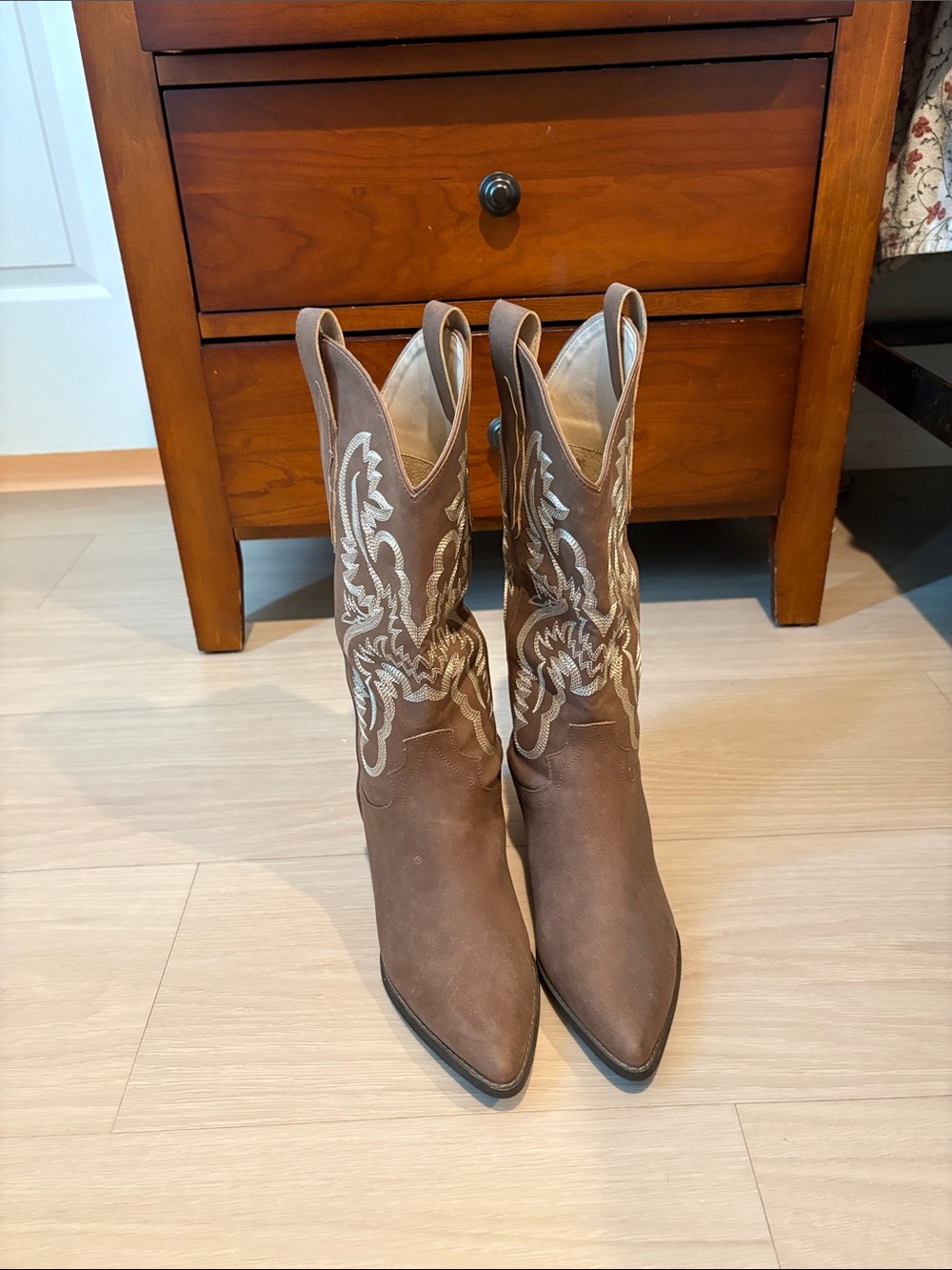 Women's Brown Embroidered Western Heeled Boots